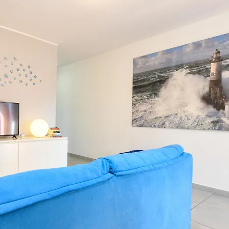 Desenzanoloft Official Partner Marriott Homes & Peschiera Fantasy Apartment's Apartment Peschiera del Garda