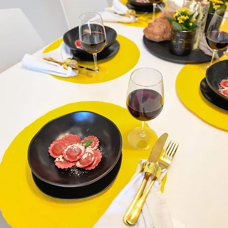 Desenzanoloft Official Partner Marriott Homes & Peschiera Fantasy Apartment's Apartment