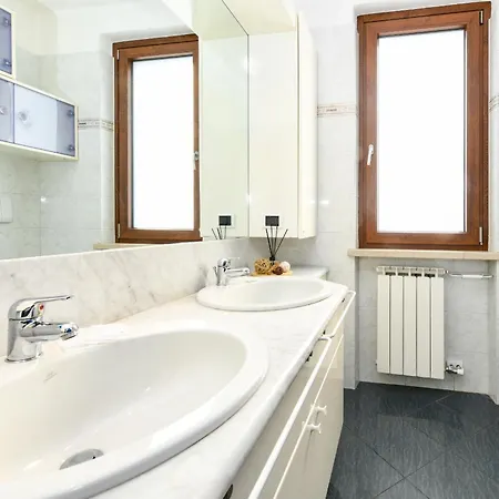 Apartment Desenzanoloft Official Partner Marriott Homes & Peschiera Fantasy Apartment's