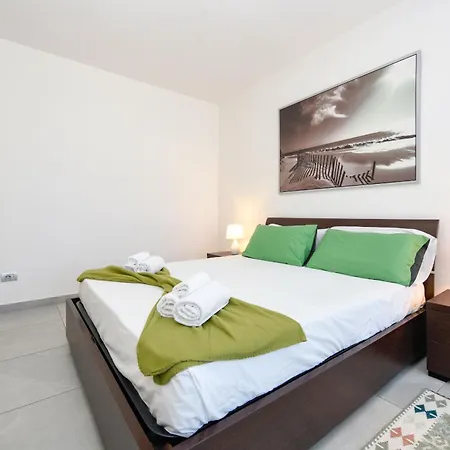 Desenzanoloft Official Partner Marriott Homes & Peschiera Fantasy Apartment's Apartment *