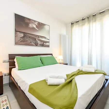 Desenzanoloft Official Partner Marriott Homes & Peschiera Fantasy Apartment's Apartment