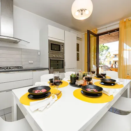 Desenzanoloft Official Partner Marriott Homes & Peschiera Fantasy Apartment's Apartment