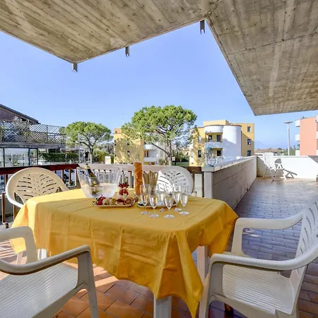 Desenzanoloft Official Partner Marriott Homes & Peschiera Fantasy Apartment's Πεσκιέρα ντελ Γκάρντα
