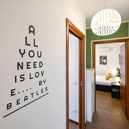 Desenzanoloft Official Partner Marriott Homes & Peschiera Fantasy Apartment's Apartment