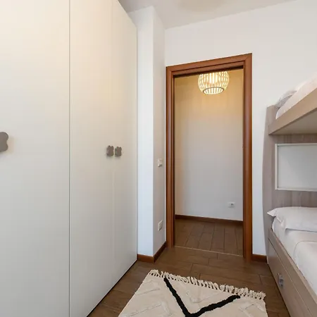 Apartment Desenzanoloft Official Partner Marriott Homes & Peschiera Fantasy Apartment's *