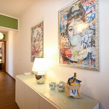 Desenzanoloft Official Partner Marriott Homes & Peschiera Fantasy Apartment's Διαμέρισμα *