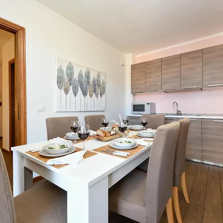 Apartment Desenzanoloft Official Partner Marriott Homes & Peschiera Fantasy Apartment's *