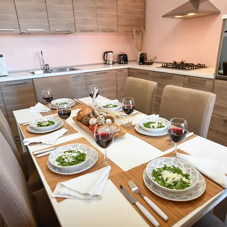 Apartment Desenzanoloft Official Partner Marriott Homes & Peschiera Fantasy Apartment's Peschiera del Garda