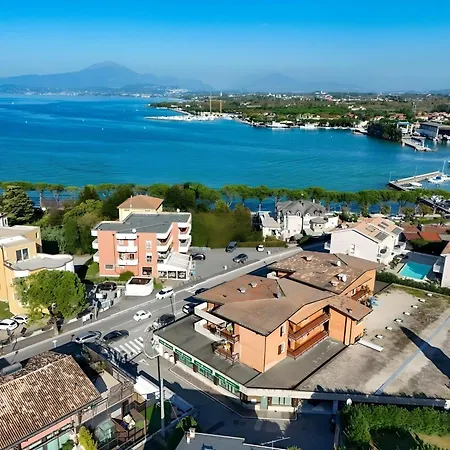 Apartment Desenzanoloft Official Partner Marriott Homes & Peschiera Fantasy Apartment's
