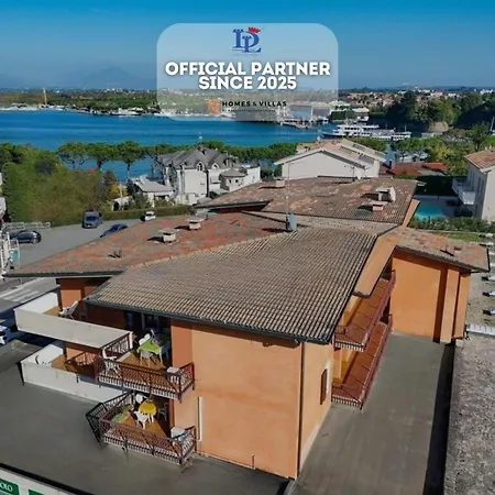 Desenzanoloft Official Partner Marriott Homes & Peschiera Fantasy Apartment's * Peschiera del Garda