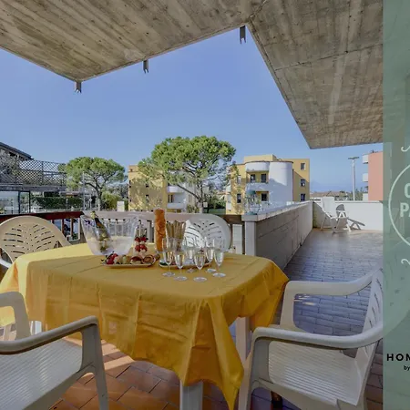 Peschiera Fantasy Apartment's Desenzanoloft Official Partner Homes & By Marriott Bonvoy Apartamento *