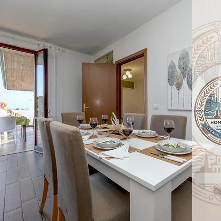 Peschiera Fantasy Apartment's Desenzanoloft Official Partner Homes & By Marriott Bonvoy Peschiera del Garda