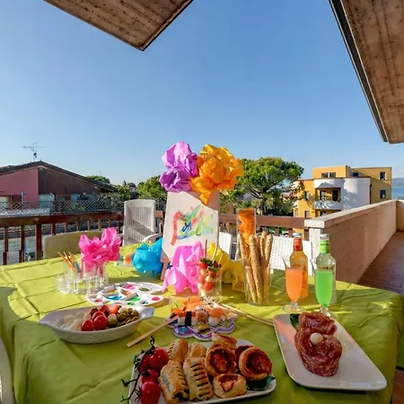 Peschiera Fantasy Apartment's Desenzanoloft Official Partner Homes & By Marriott Bonvoy 아파트 페스키에라델가르다