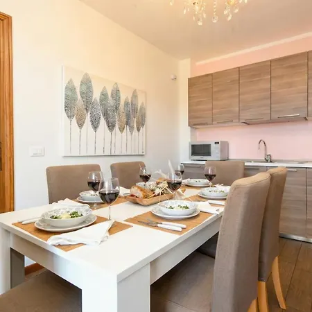 Peschiera Fantasy Apartment's Desenzanoloft Official Partner Homes & By Marriott Bonvoy