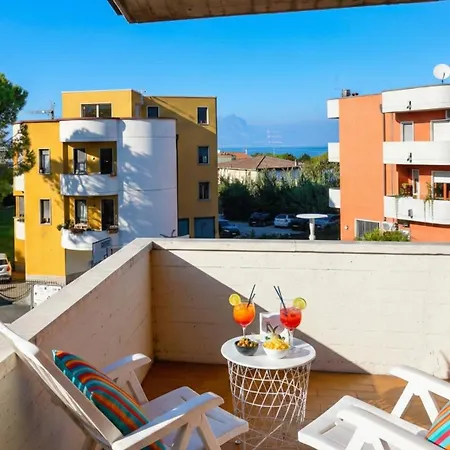 Peschiera Fantasy Apartment's Desenzanoloft Official Partner Homes & By Marriott Bonvoy דירה פסקיארה דל גארדה
